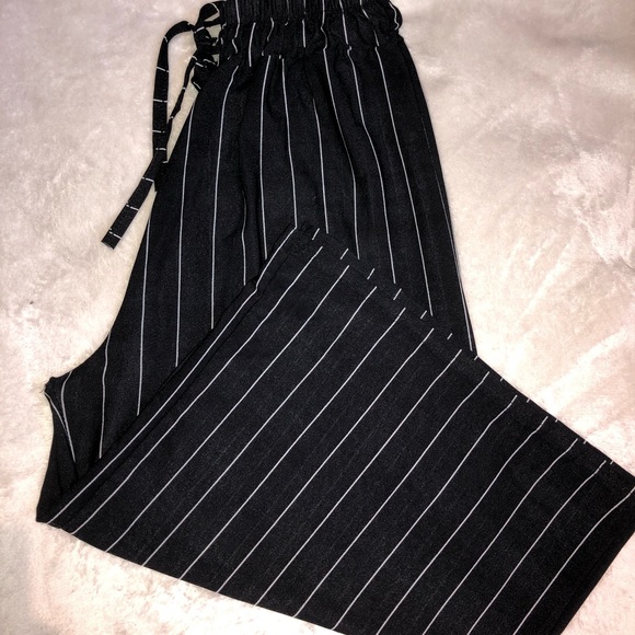 Wide Leg Striped Flowy Pants - Picture 2 of 2